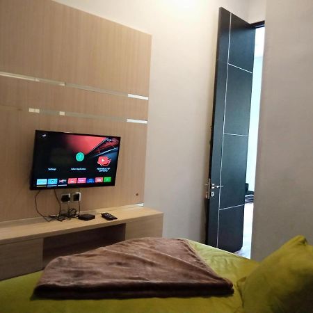 Villa Valencia Batu  Buitenkant foto